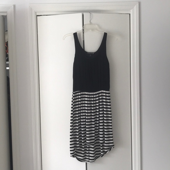 black and white dress store locations